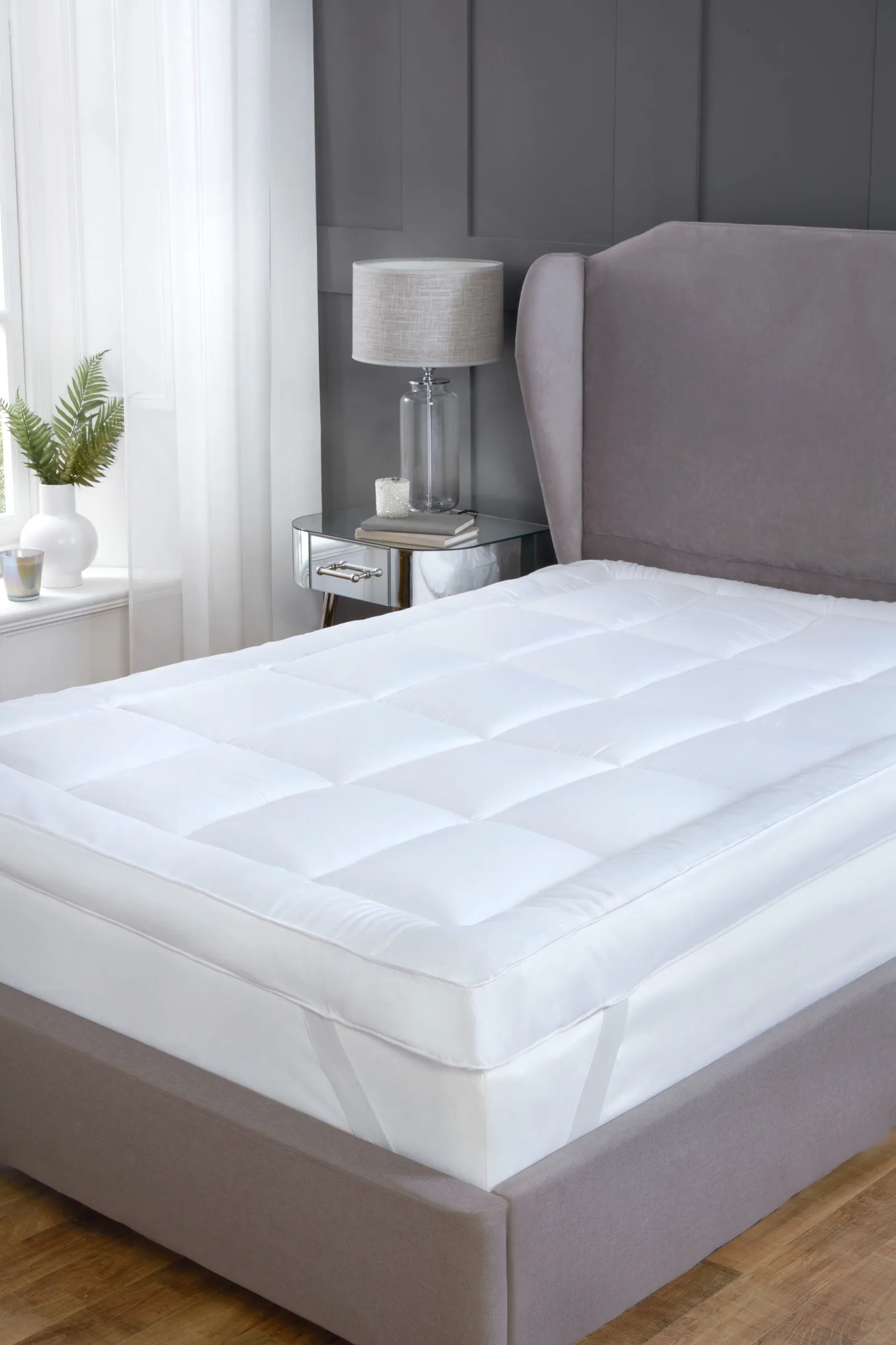 Rapport Home Microfibre Mattress Topper 10 Cm Deep (White) in White