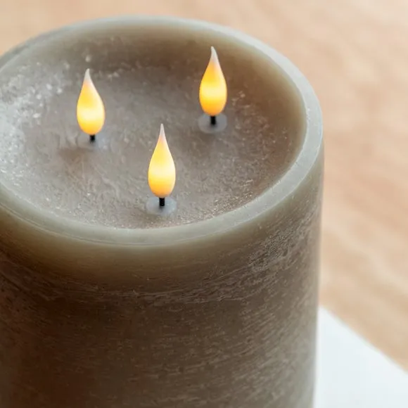 Cedar & Sage Multi Wick LED Candle 2