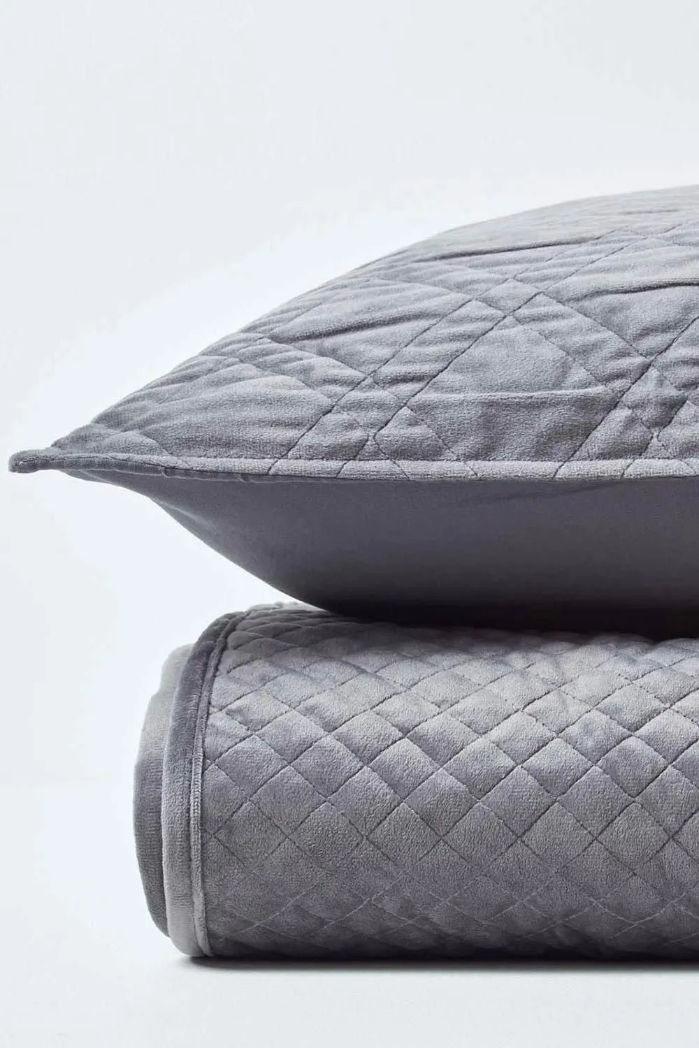 Homescapes Luxury Quilted Velvet Bedspread Geometric Pattern Throw in Dark Grey 4