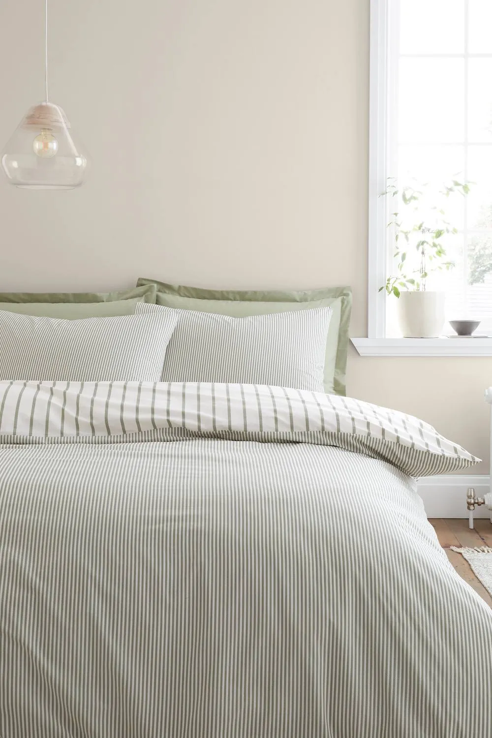 Bianca 'Hampton Stripe' 200 Thread Count Cotton Reversible Duvet Cover Set in Green 2