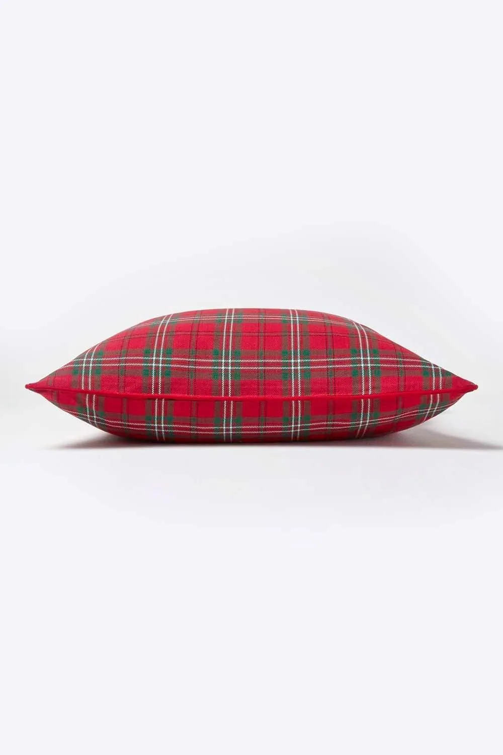 Homescapes Cotton Tartan Cushion Cover in Red 3