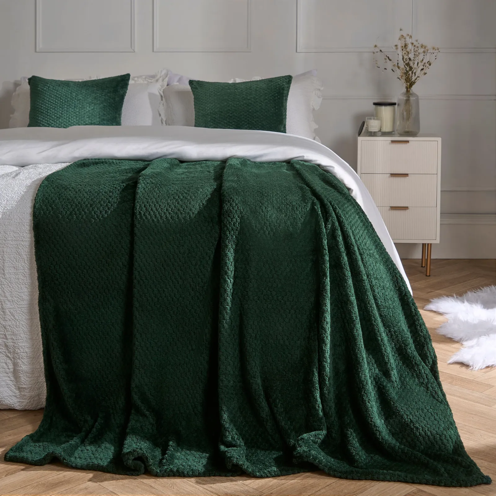 OHS Luxury Large Waffle Honeycomb Mink Warm Throw in Dark Green