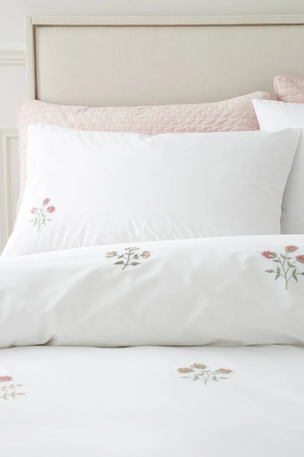 Bianca Adeline Floral Embroidered 200 Thread Count Cotton Duvet Cover Set in White 2