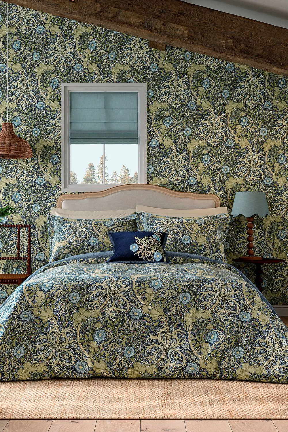 Morris & Co 'Seaweed' Cotton Duvet Cover Set in Dark Blue
