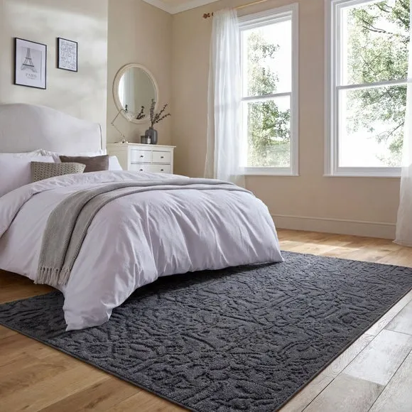 Tyra Traditional Rug 1