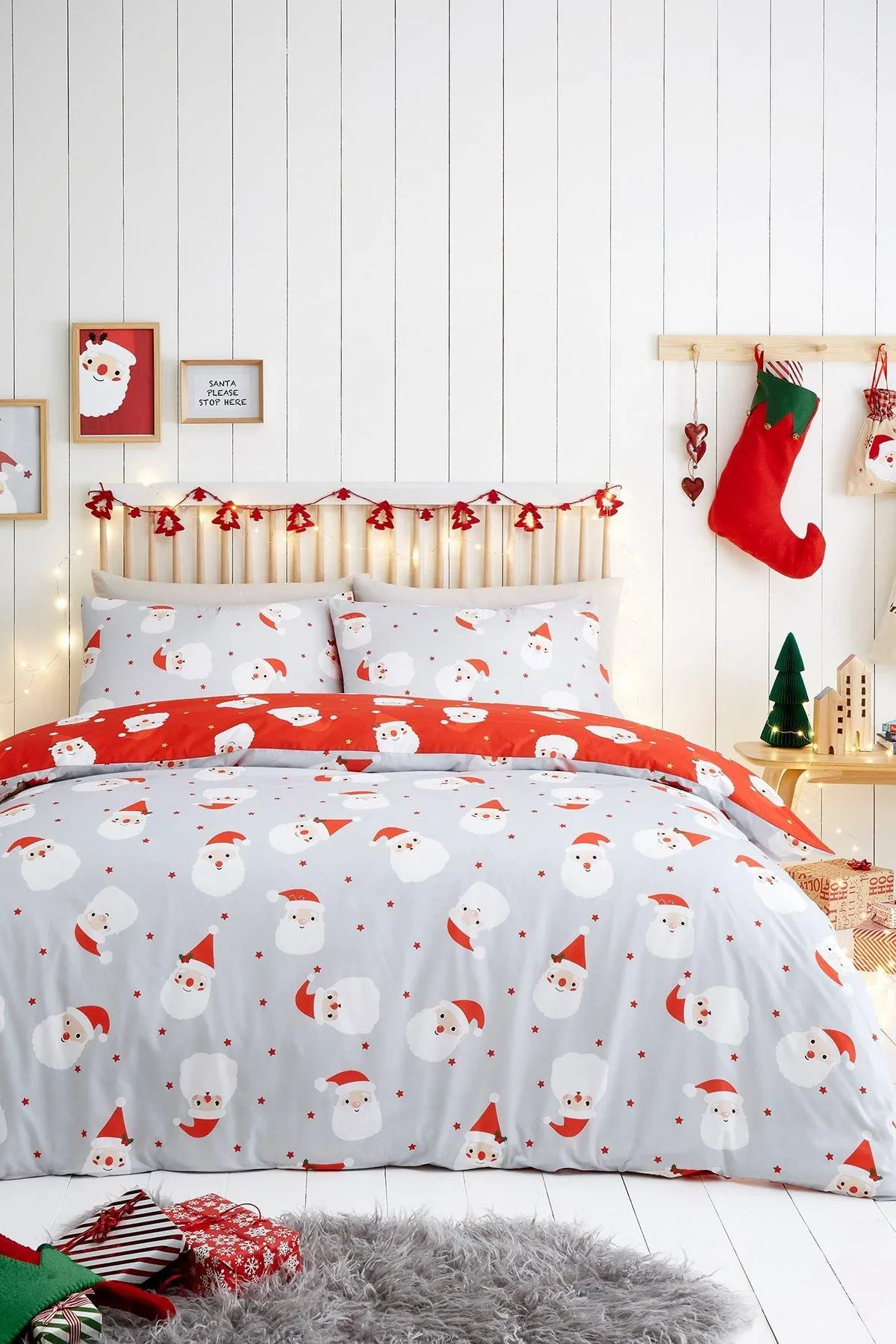 Fusion 'Happy Santa' Easy Care Duvet Cover Set in Red 3