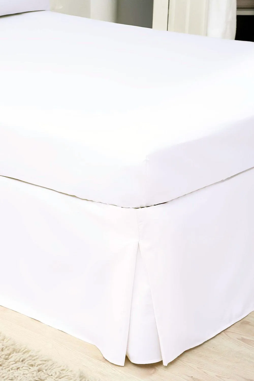 Belledorm Egyptian Cotton 200 Thread Count Platform Valance in White 1