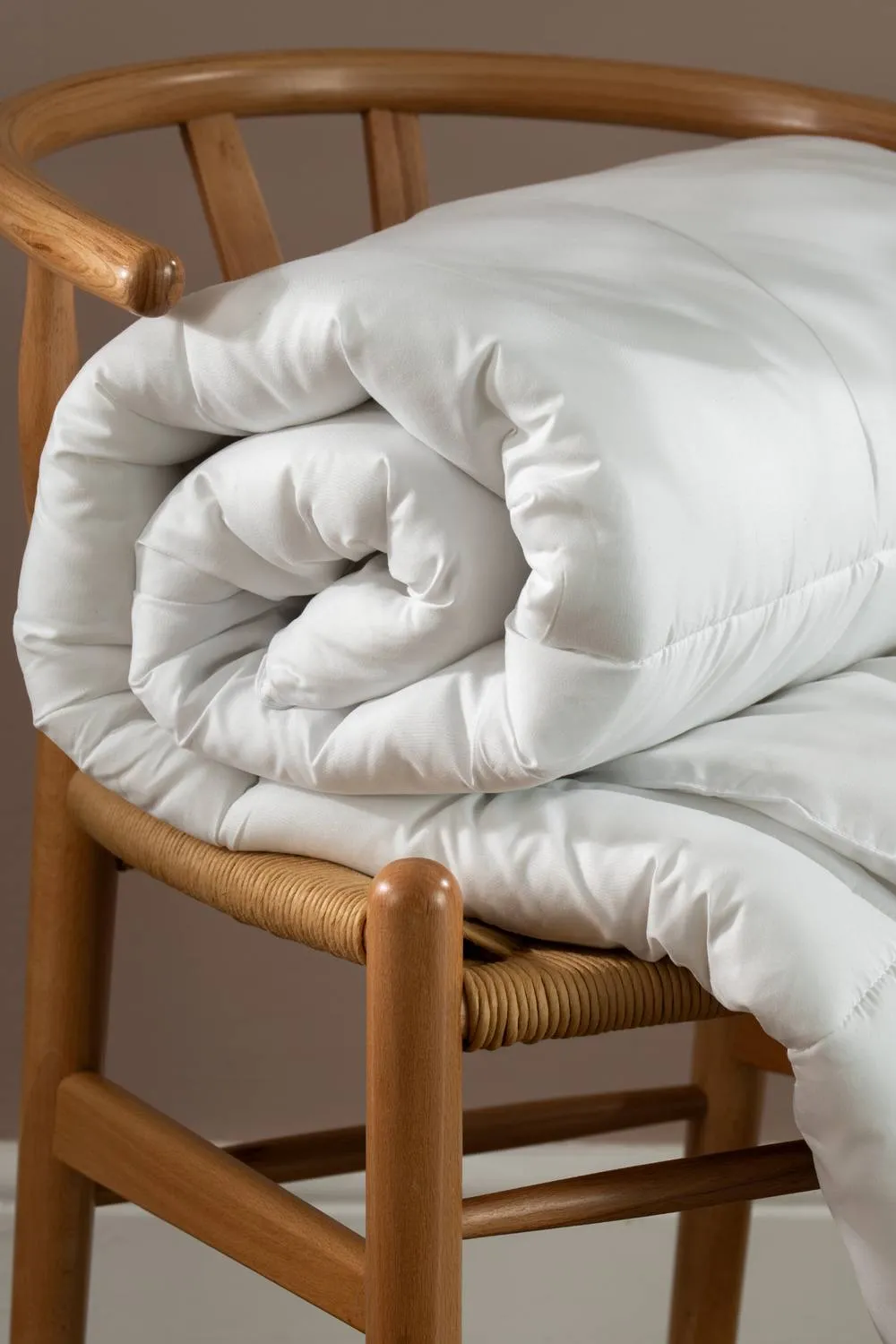 Soak&Sleep 9 Tog EveryNight Essential Duvet in White 2