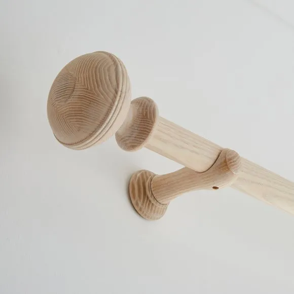 Oval Ribbed Wood Curtain Pole 3