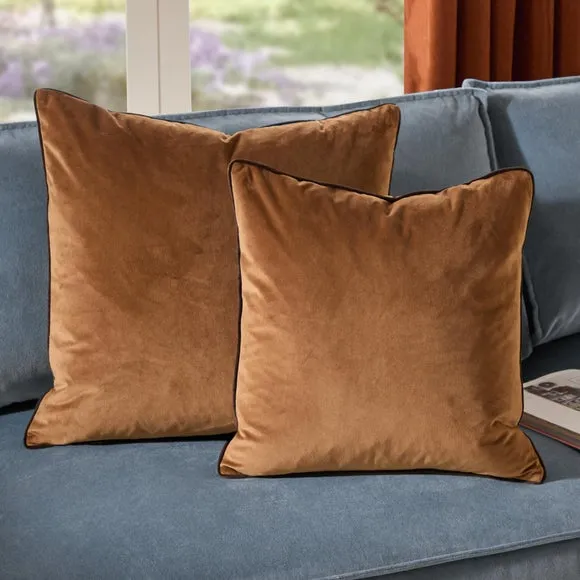 Furn. Square Cushion 5