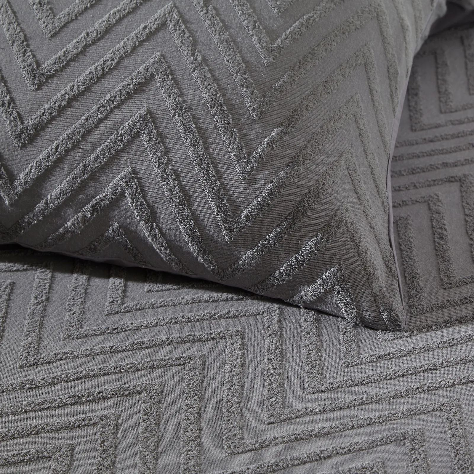 Yard Zig Zag Tufted Geometric 100% Cotton Duvet Cover Set in Charcoal 3