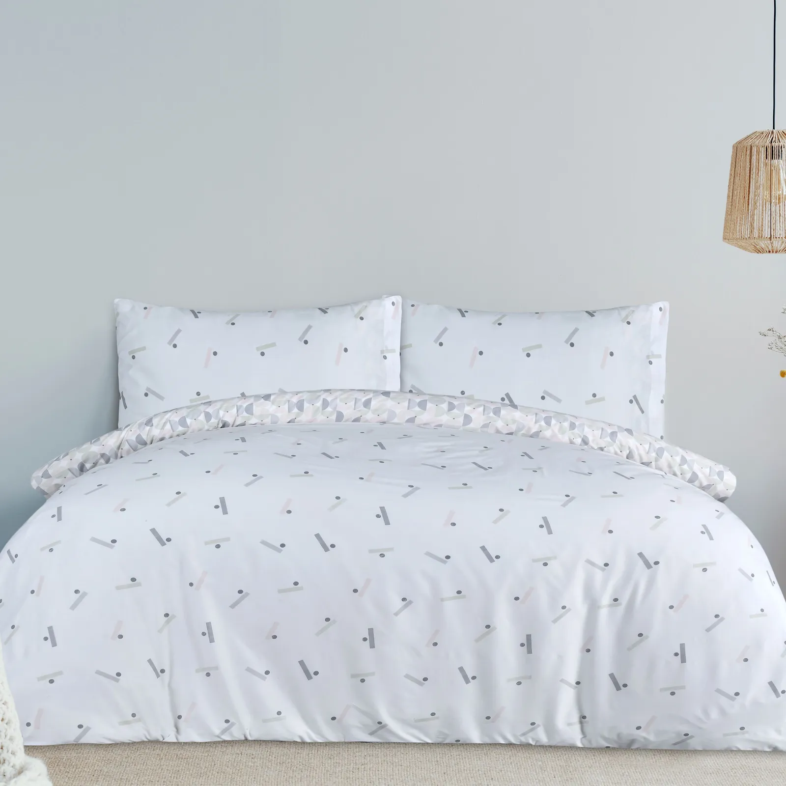 Smart Living Printed Reversible Circle Geo Duvet Cover With Pillowcases in Blue 2