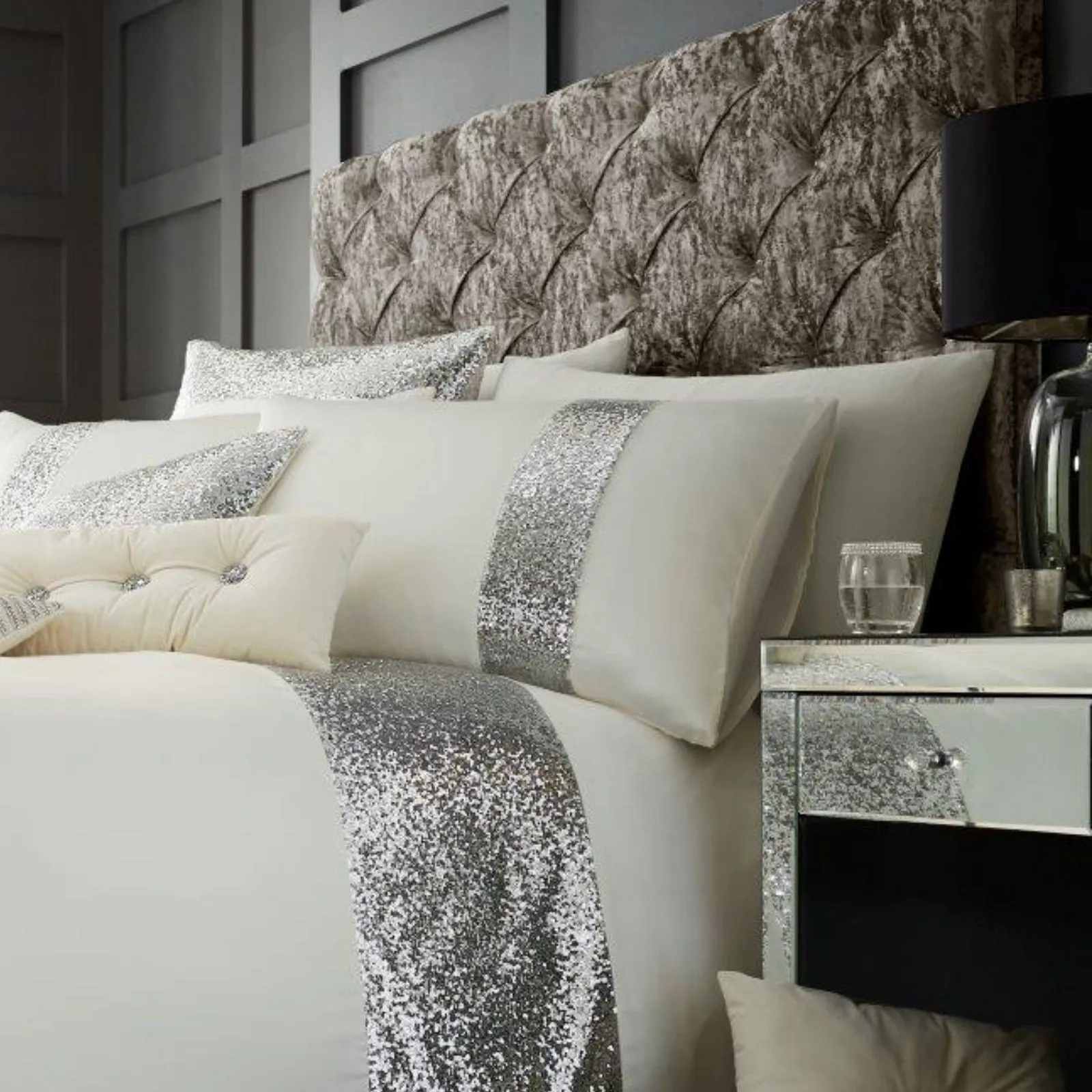 Smart Living Premium Polycotton Glamorous Duvet Cover With Pillowcases in Cream 2