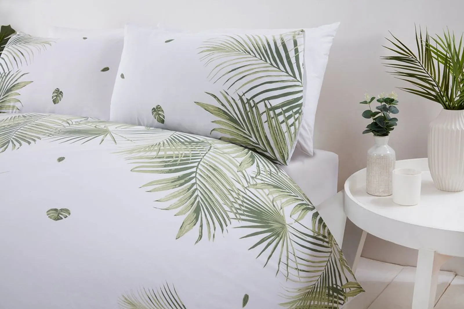 Rapport Home PH Tropics Polycotton Duvet Cover Set With Pillowcase in Green 2