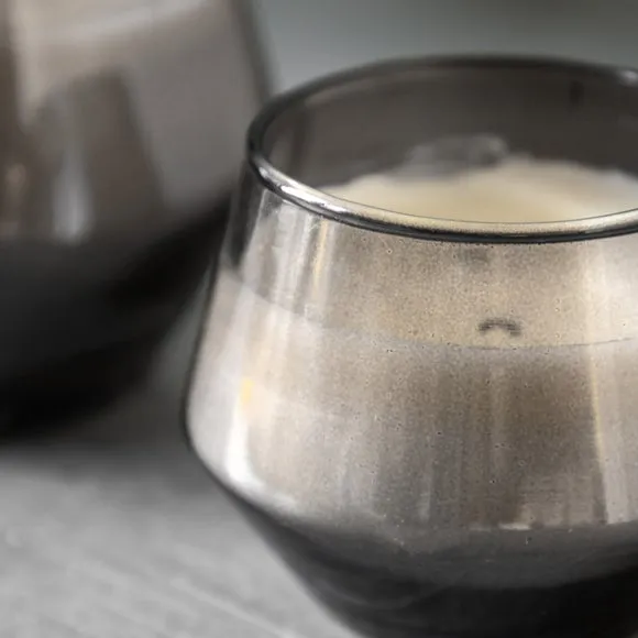 Set of 2 Black Tea and Bergamot Multi Wick Smoked Candles 2