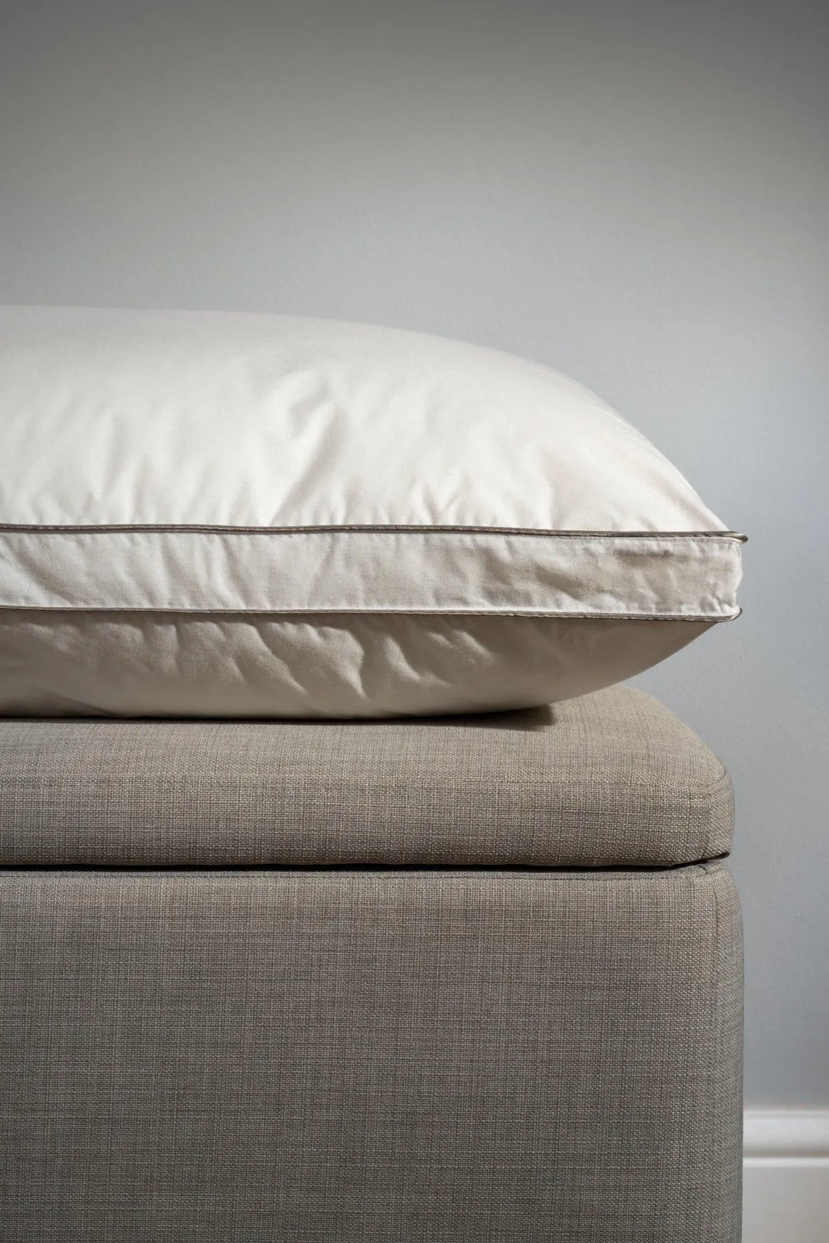 Soak&Sleep Soft As Down Microfibre Standard Pillow - Medium/Firm in White 3