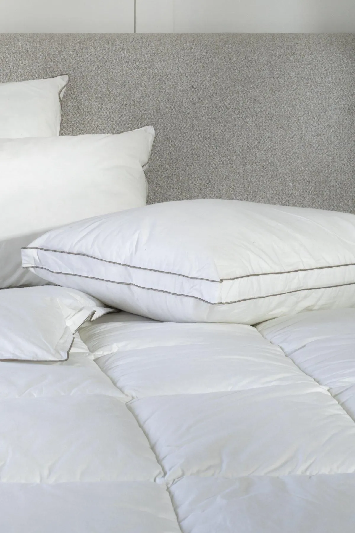 Soak&Sleep Soft As Down Microfibre Standard Pillow Pair - Medium Firm in White 3