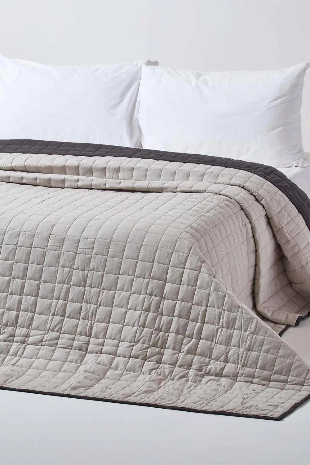 Homescapes Cotton Quilted Reversible Bedspread in Black 4