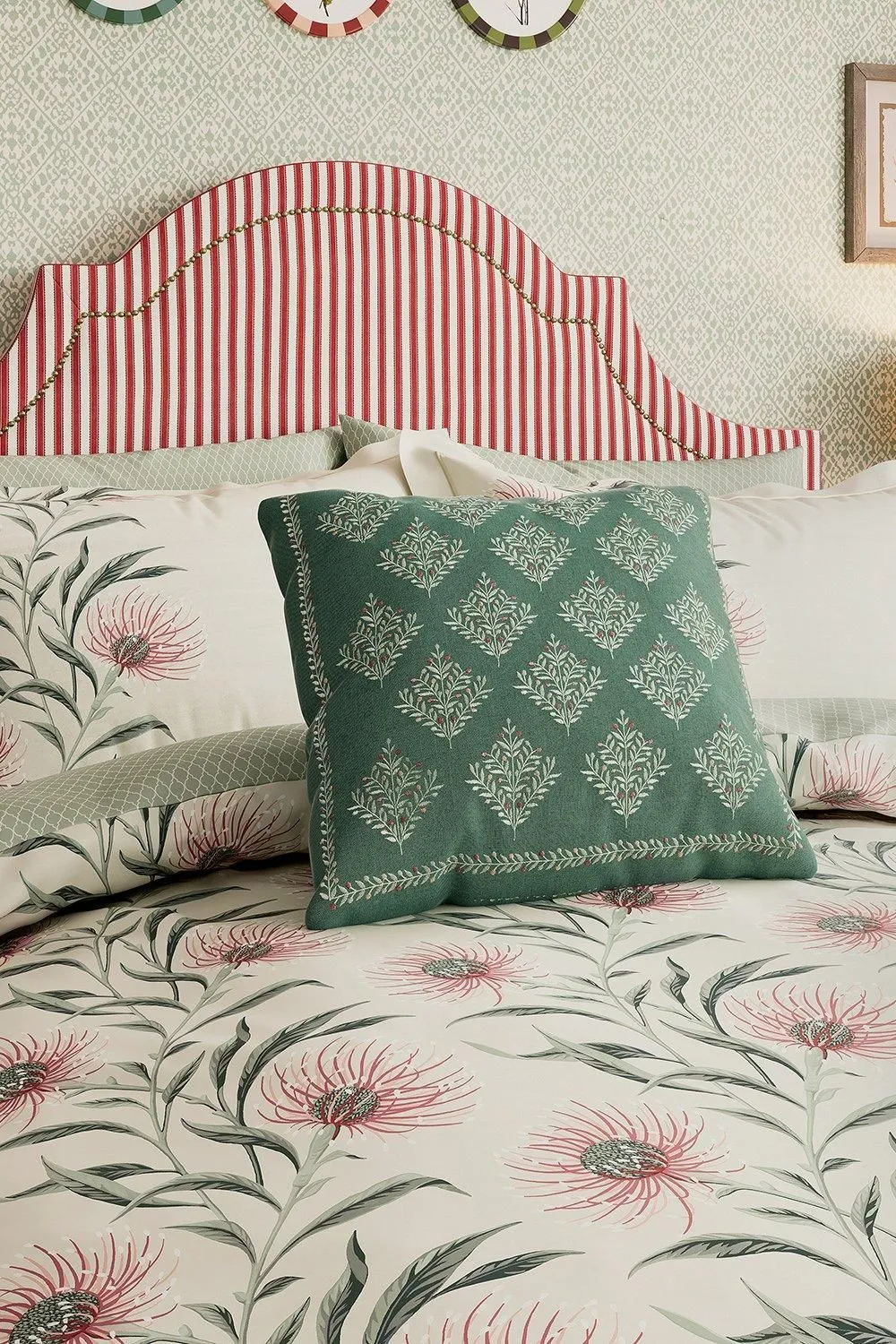 Sanderson 'Catherinae' Cotton Percale Duvet Cover Set in Cream 2