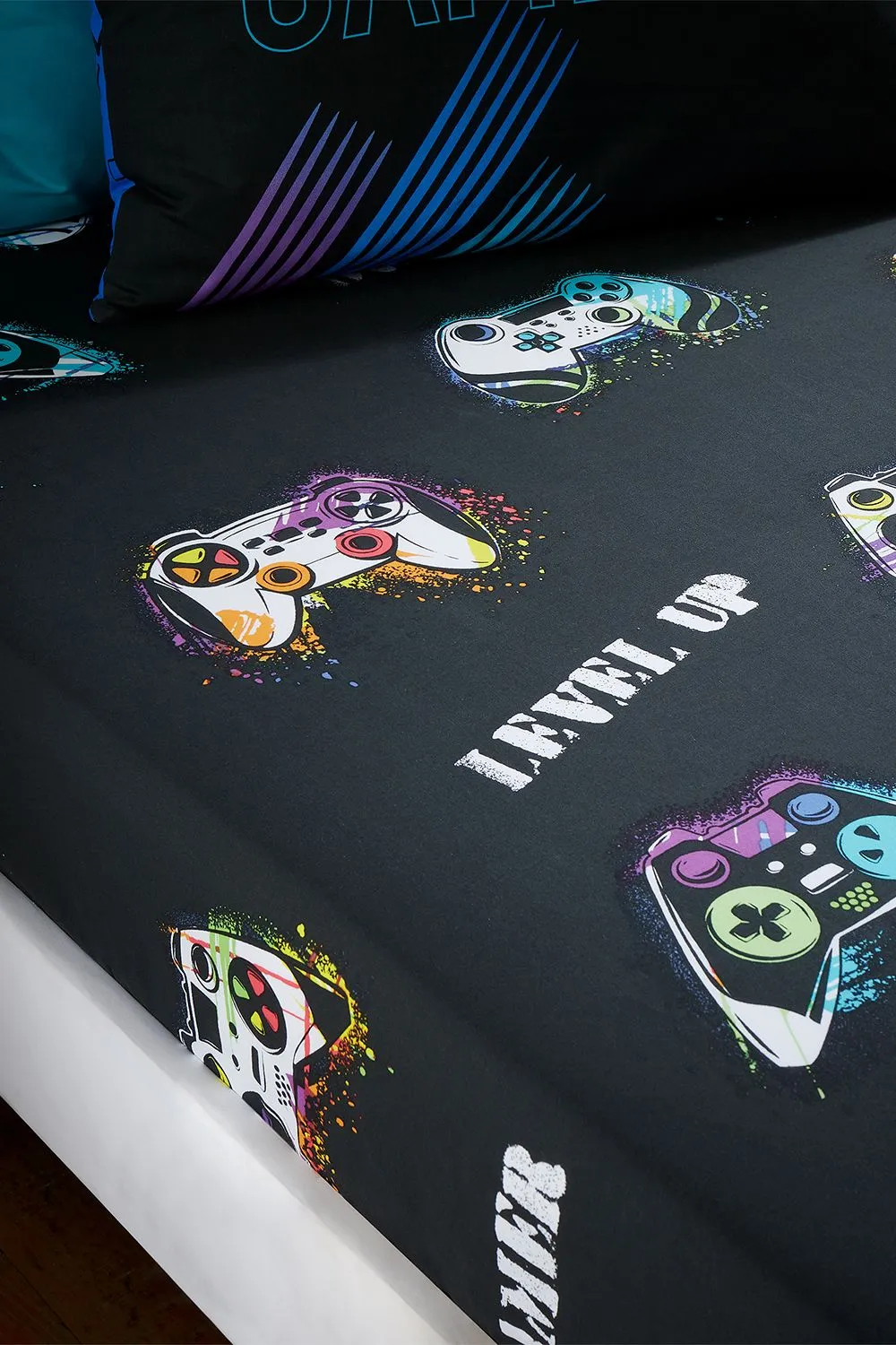 Catherine Lansfield 'Game Over' Fitted Sheet in Black 1