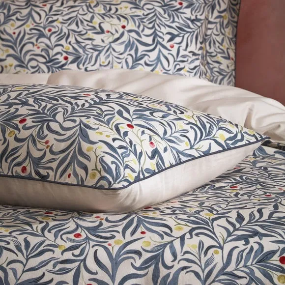 EW by Edinburgh Weavers Malory Floral Navy 100% Cotton Sateen Pillowcase Pair 3