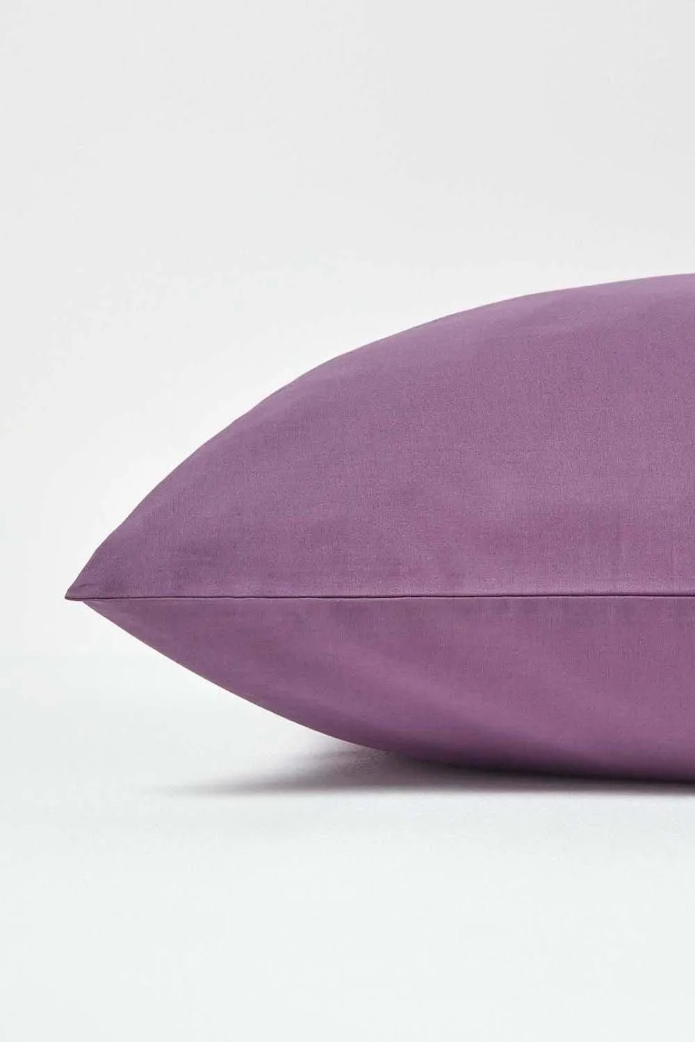 Homescapes Continental Egyptian Cotton Pillowcase 200 TC, 80 x 80 cm in Grape 2