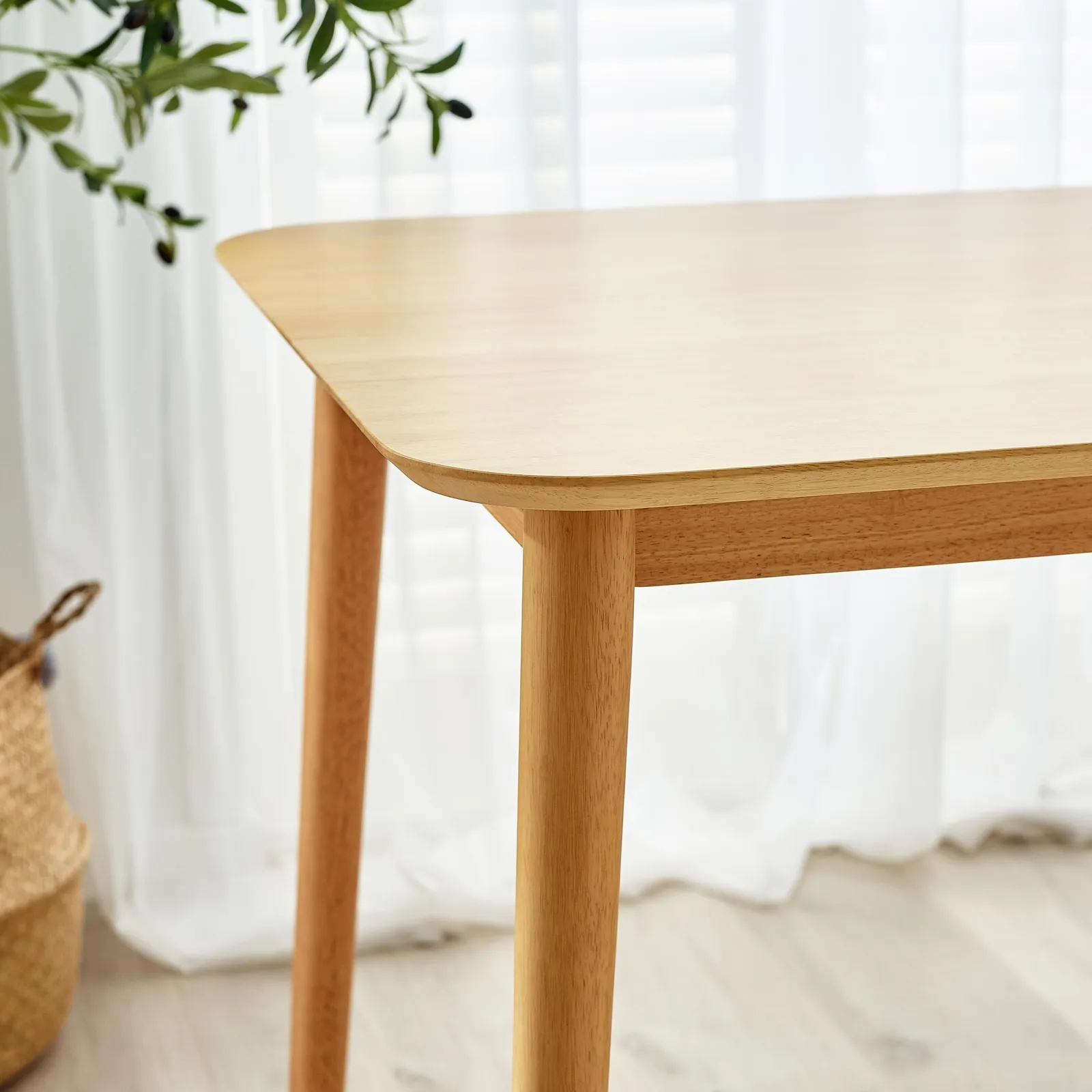FurnitureboxUK Lynton 6 Seat Large Rustic Solid Wood Dining Table in Light Oak 3