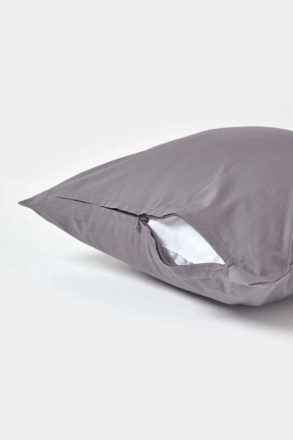 Homescapes Continental Egyptian Cotton Pillowcase 200 TC, 40 x 40 cm in Dark Grey 3