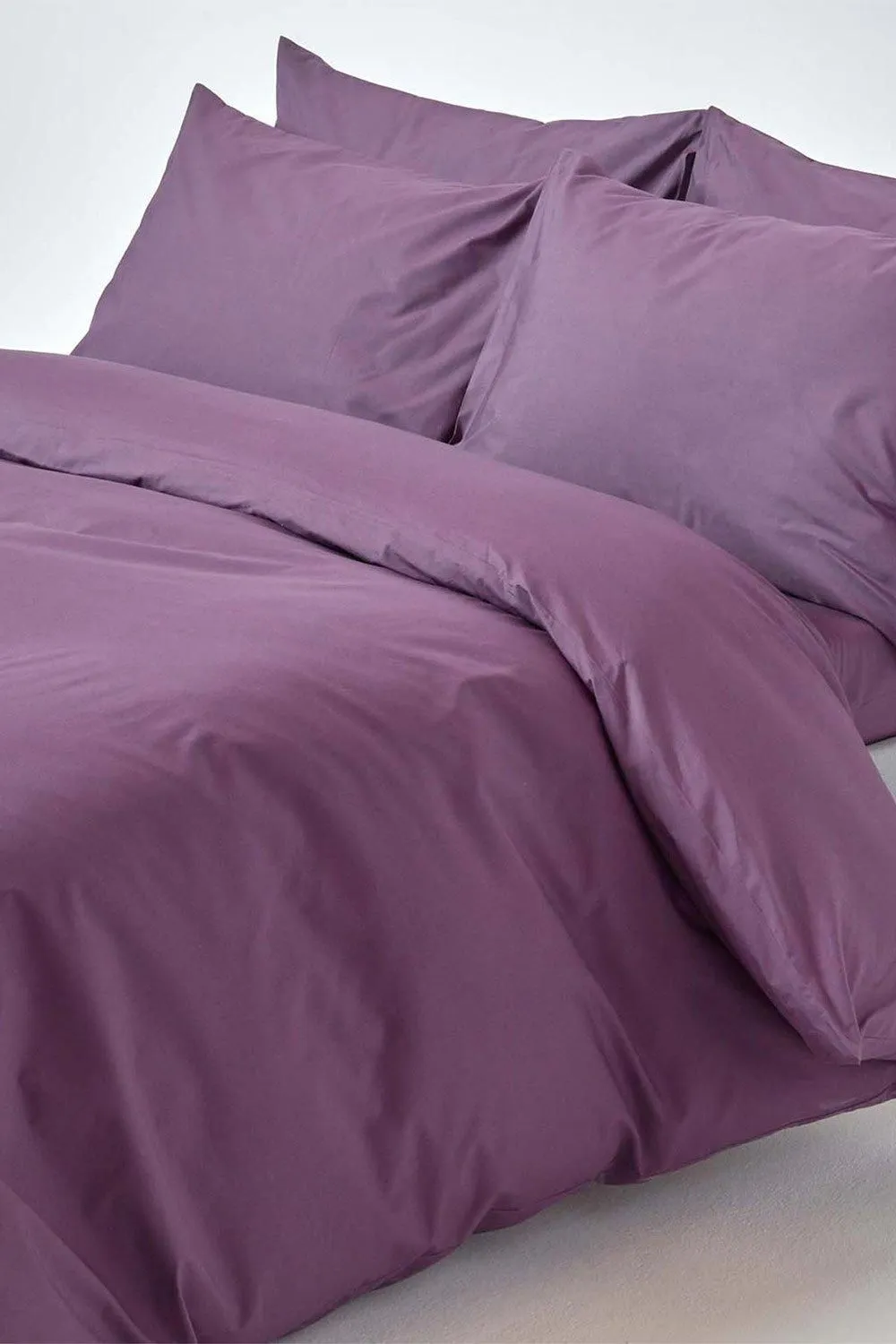 Homescapes Egyptian Cotton Duvet Cover with Pillowcase, 200 TC in Grape 1