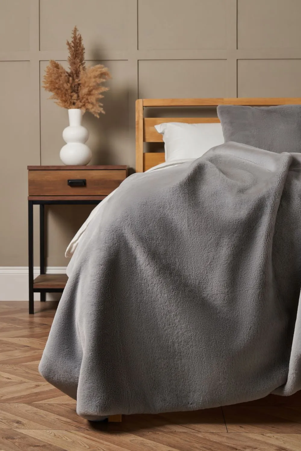 BHS Faux Fur Throw with Velvet Backing in Grey