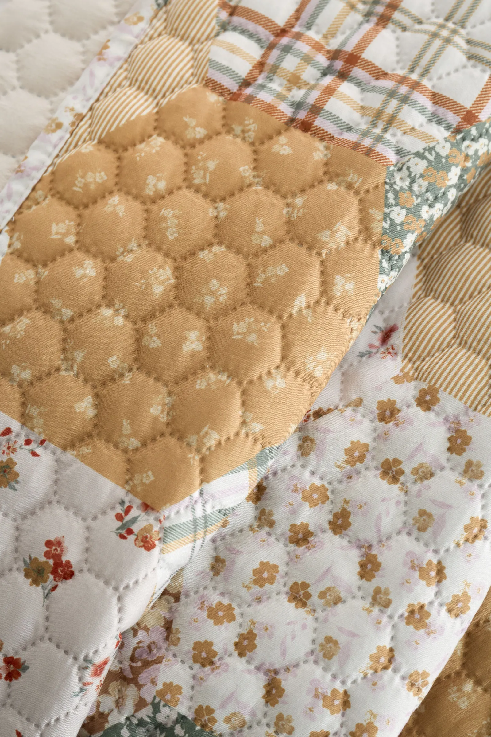 Catherine Lansfield 'Floral Patchwork' Quilted Bedspread in Natural 3