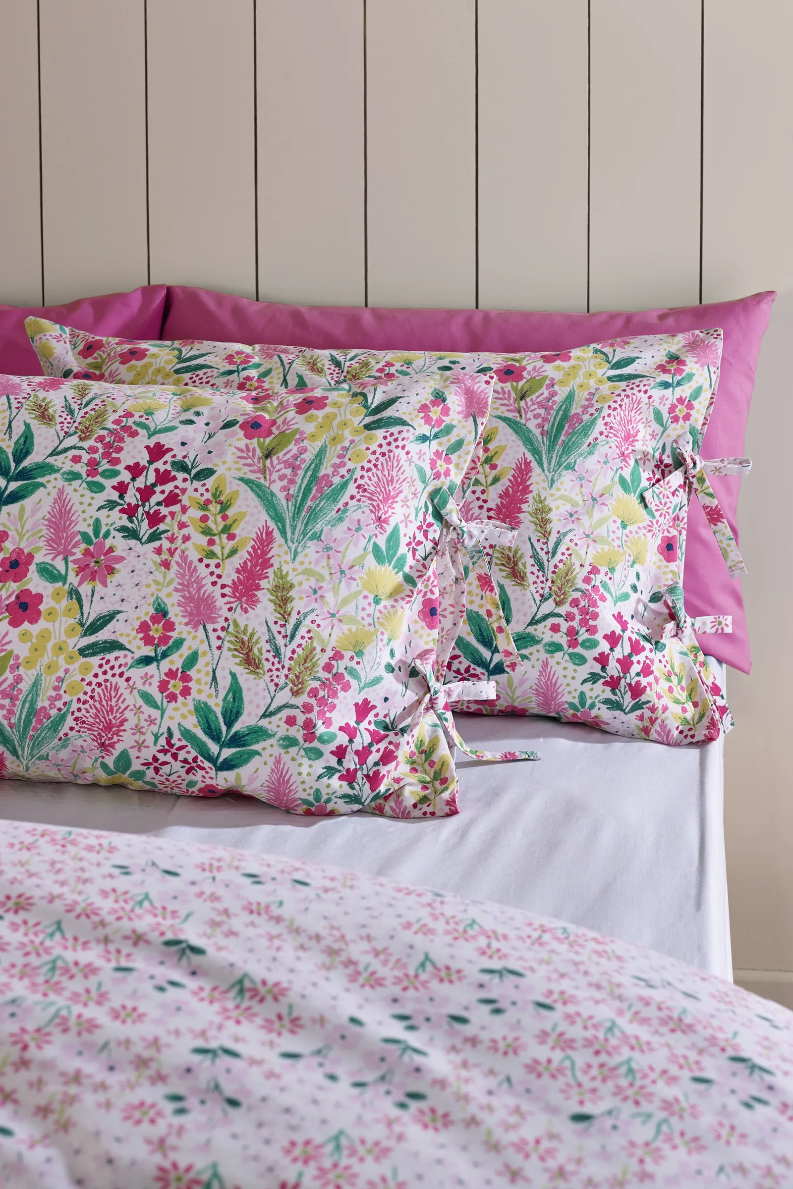 Catherine Lansfield 'Tilly Floral' Reversible Duvet Cover Set in Pink 3