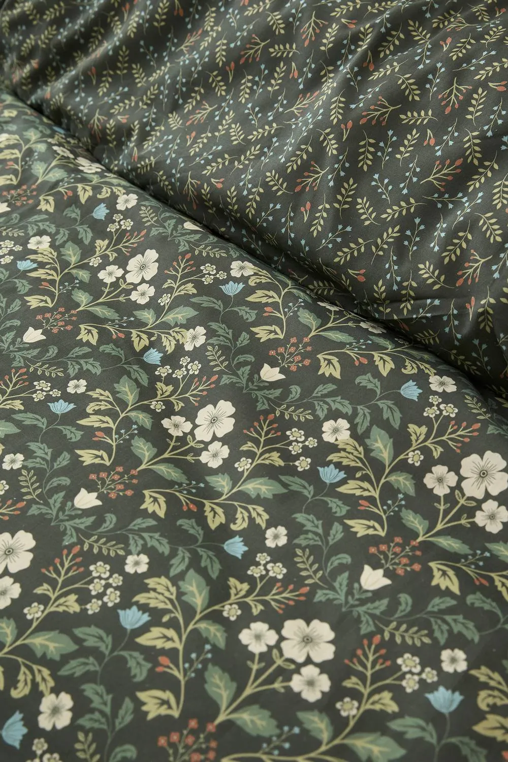 Dreams & Drapes 'Heritage Floral' Easy Care Duvet Cover Set in Green 3