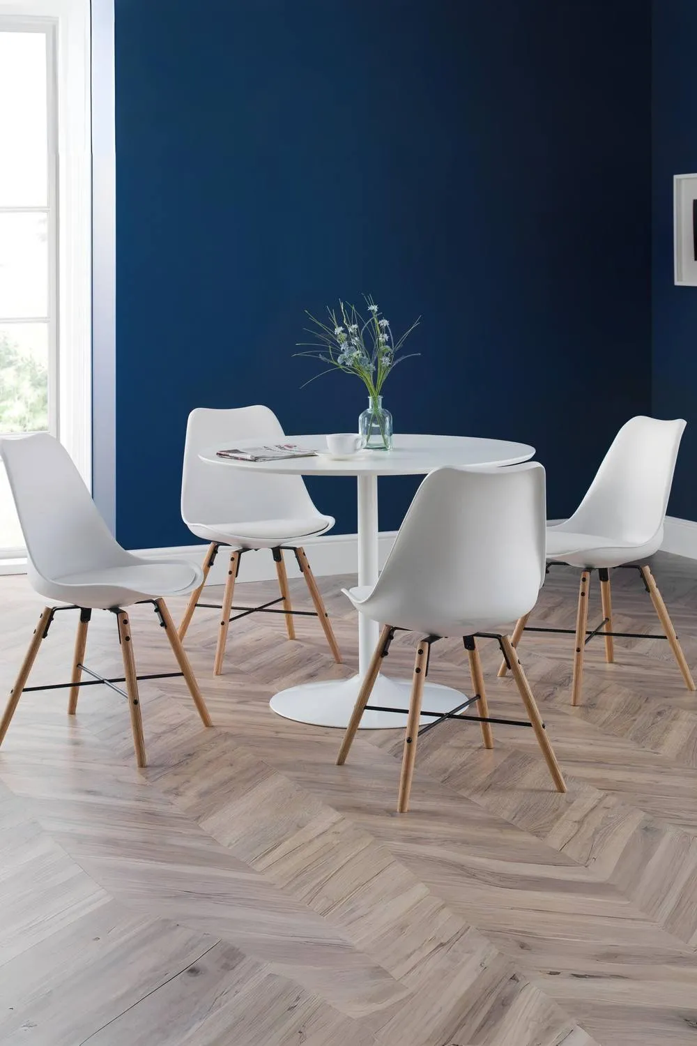 Julian Bowen Blanco Round Pedestal 4 Seater Dining Table in White 2
