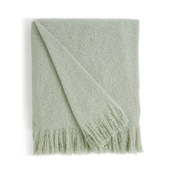Brushed Boucle Throw Blanket 2