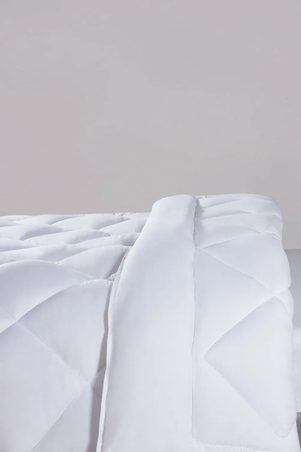 BHS 10.5 Tog Dreamy Nights Duvet in White 4