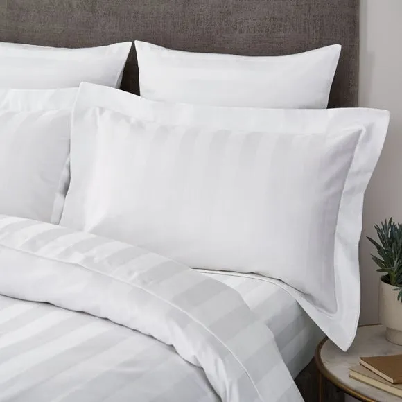 Hotel Stripe 230 Thread Count 100% Cotton Oxford Pillowcase