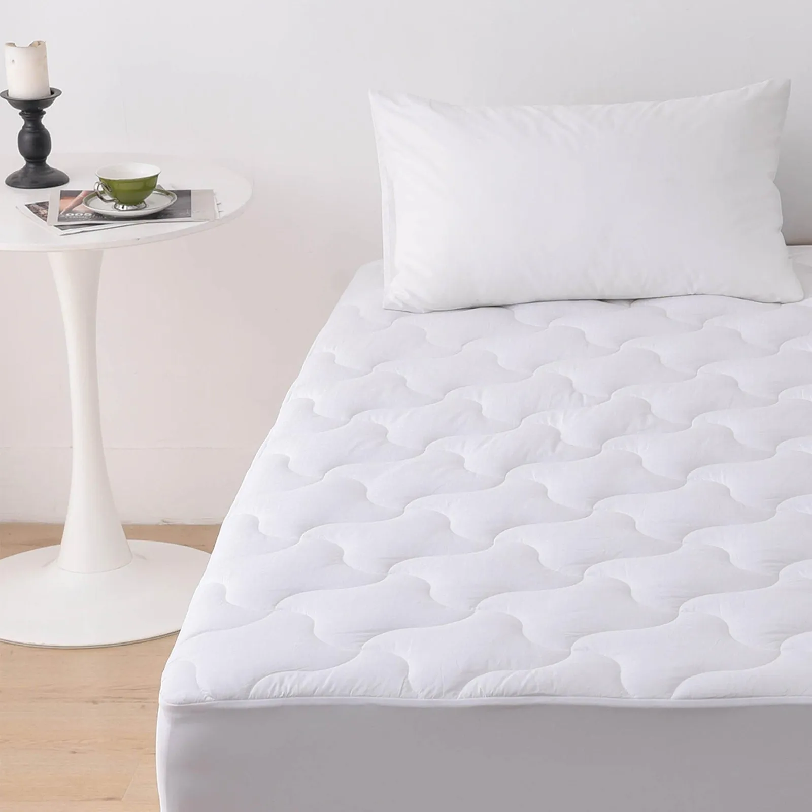 Glamhaus Mattress Topper with Fitted Skirt - Oeko Tex 100 & Silvadur - Single in White
