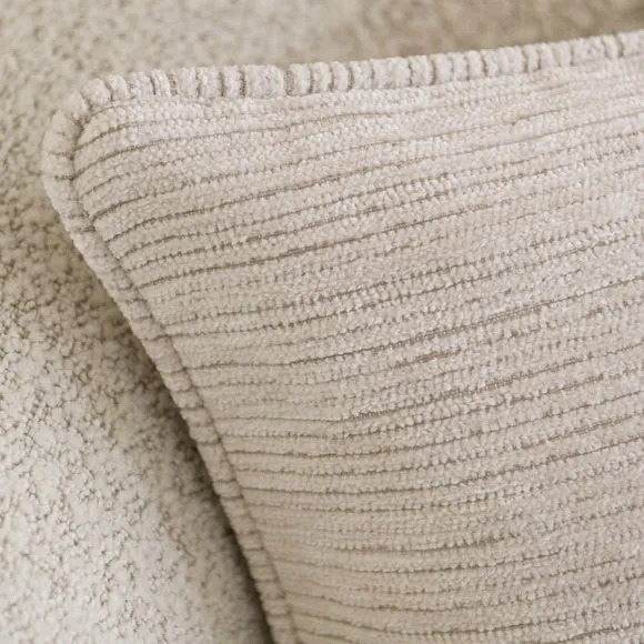Hemmingway Chenille Cushion 2