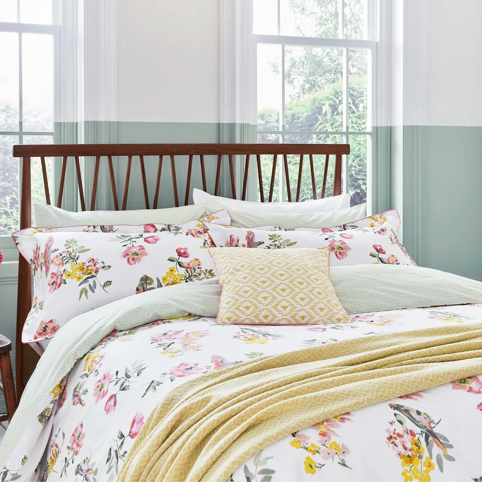 Joules Spring Geometric Chalk Throw Natural (Cream)