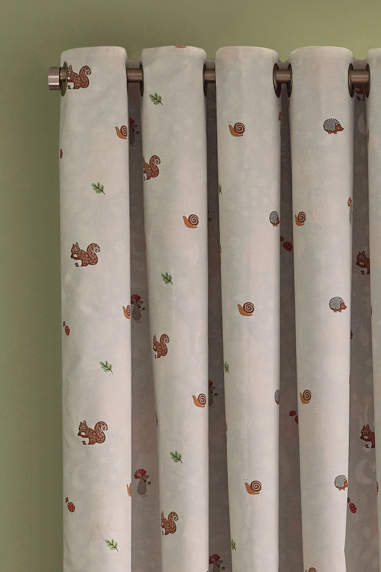 Catherine Lansfield 'Fox & Woodland Friends' Fully Reversible Eyelet Curtains in Green 4