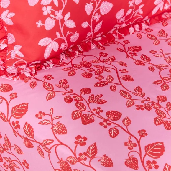 Set of 2 Strawberry Patch Fitted Sheets