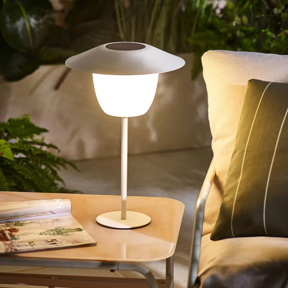 FurnitureboxUK Veya White Solar Outdoor Table Light 4