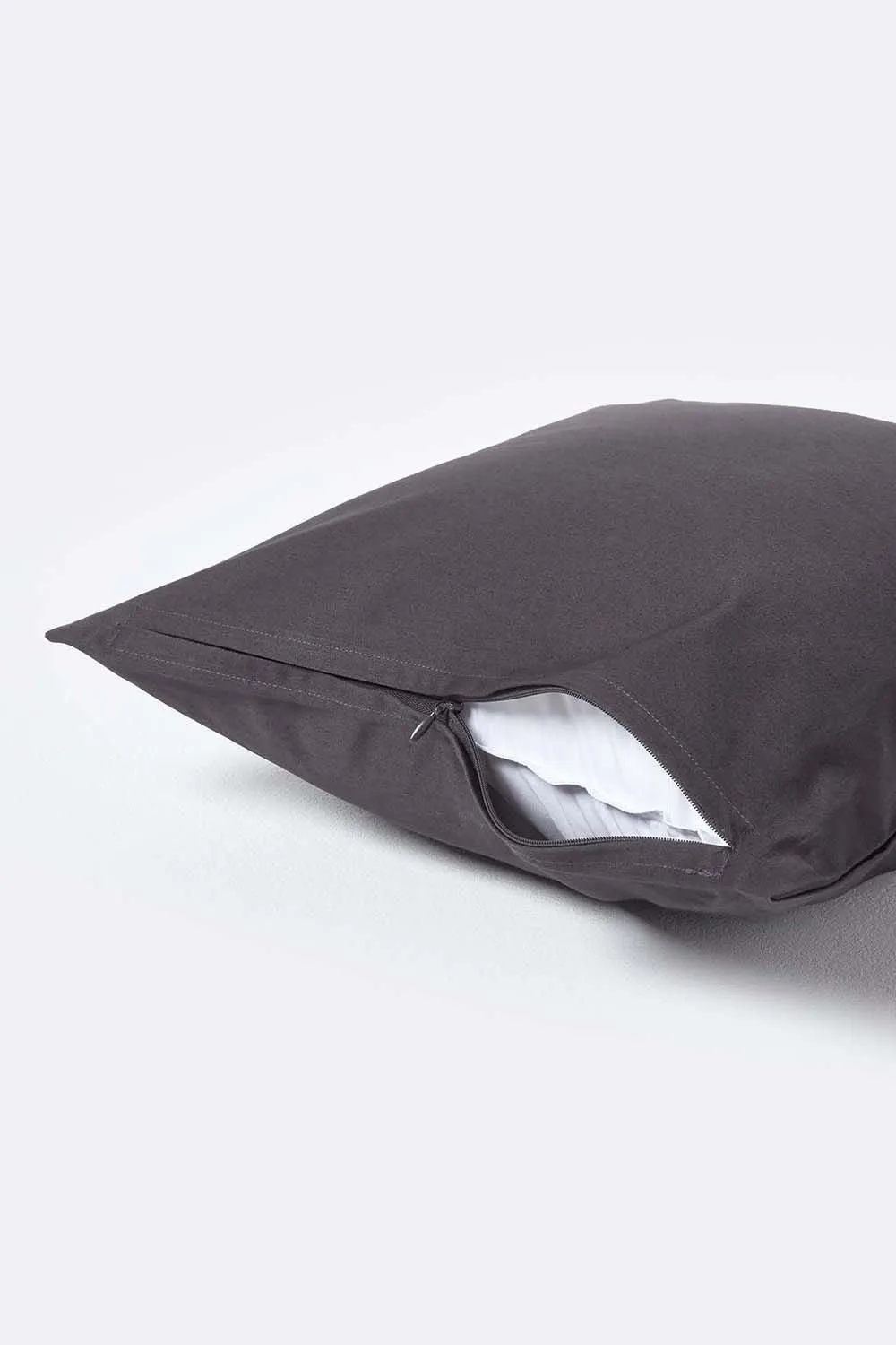 Homescapes Continental Egyptian Cotton Pillowcase 1000 TC, 40 x 40 cm in Dark Grey 3