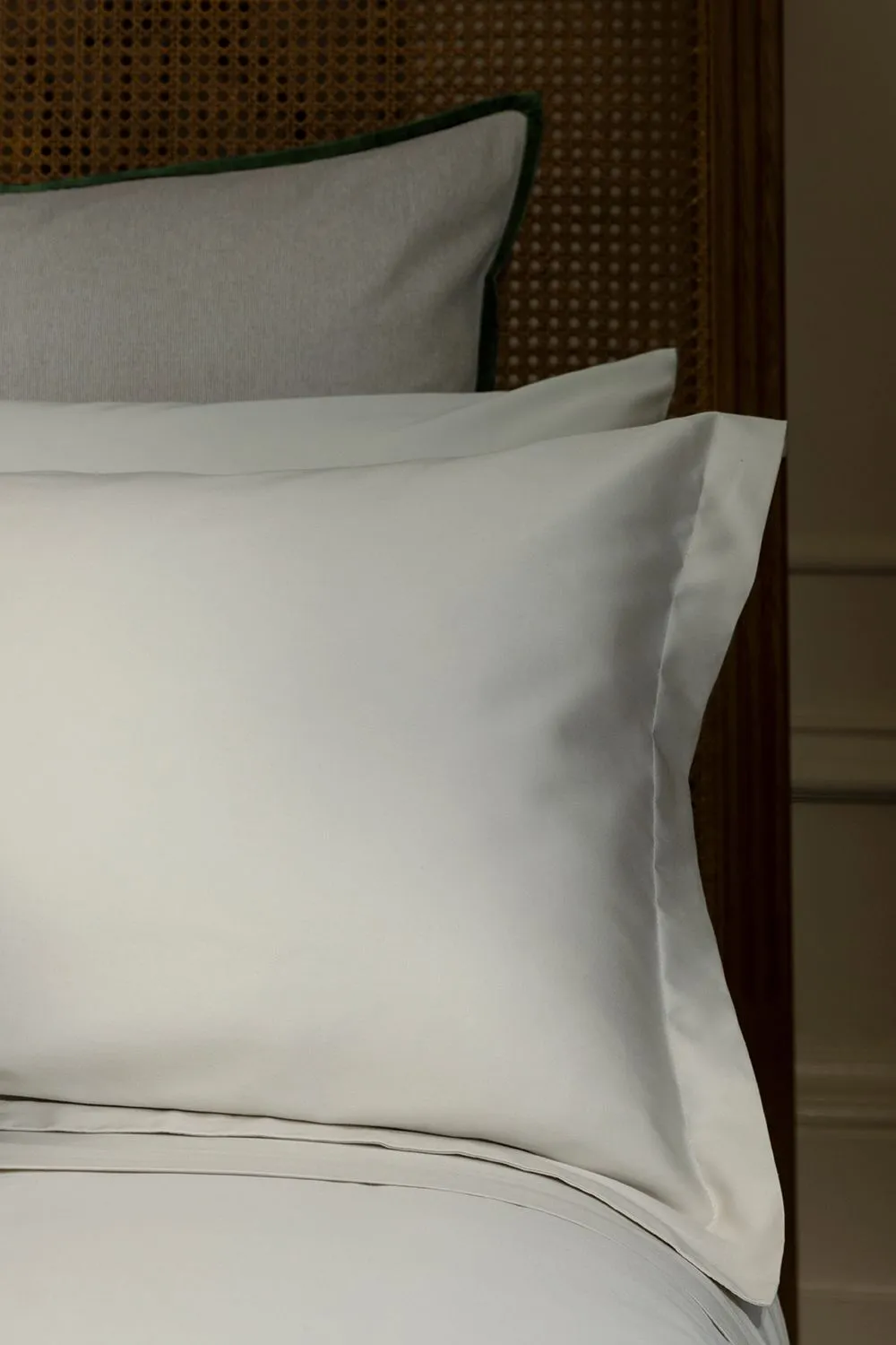 CHRISTY 400TC Luxury Cotton Sateen Plain Dye Oxford Pillowcases Pair in Cream 3