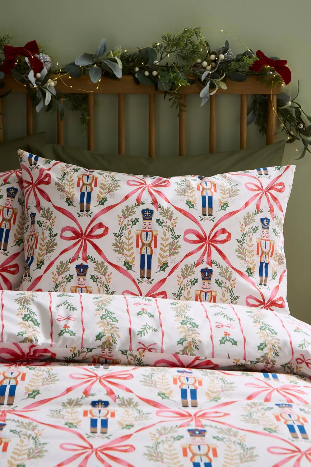 Catherine Lansfield Christmas Nutcracker Bows Reversible Duvet Cover Set in Natural 3