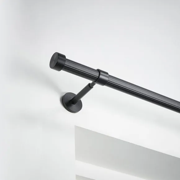Trinity Ribbed Extendable Metal Eyelet Curtain Pole