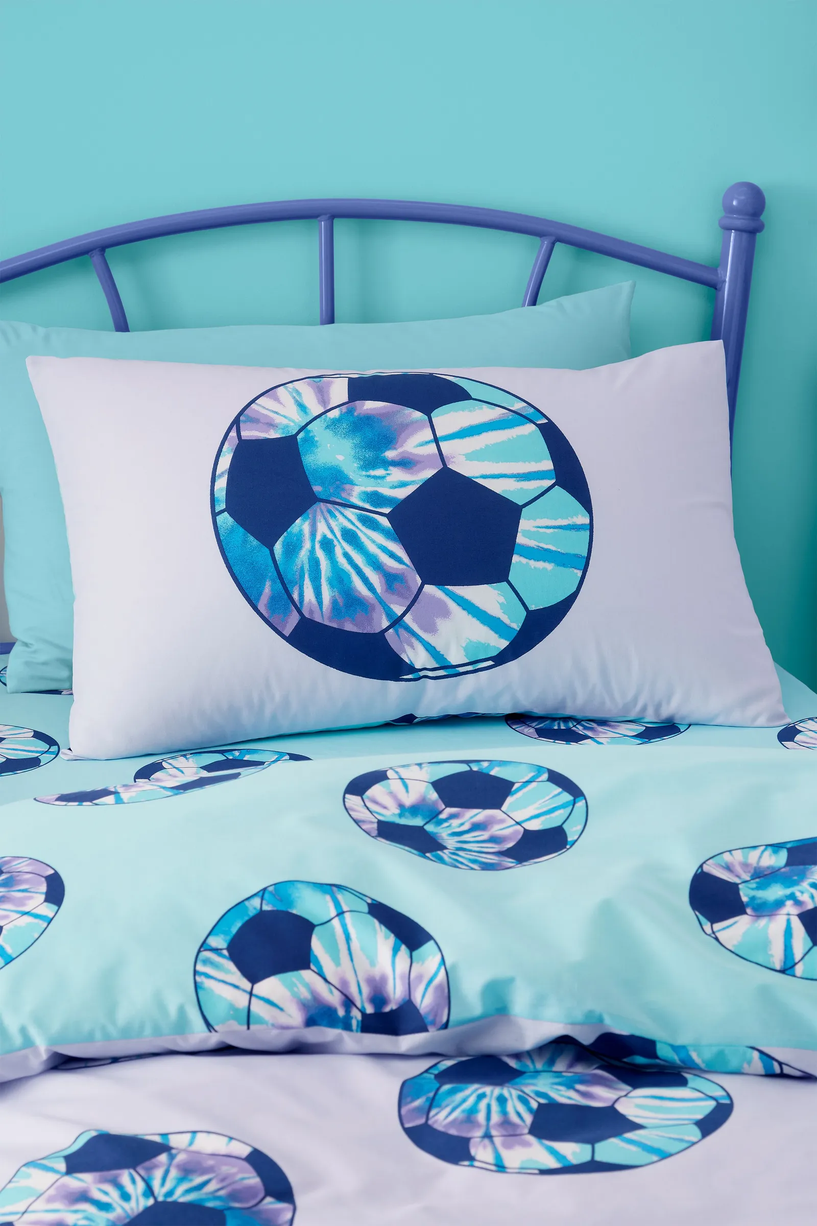 Catherine Lansfield 'Tie Dye Football' Reversible Duvet Cover Set in Lilac 3