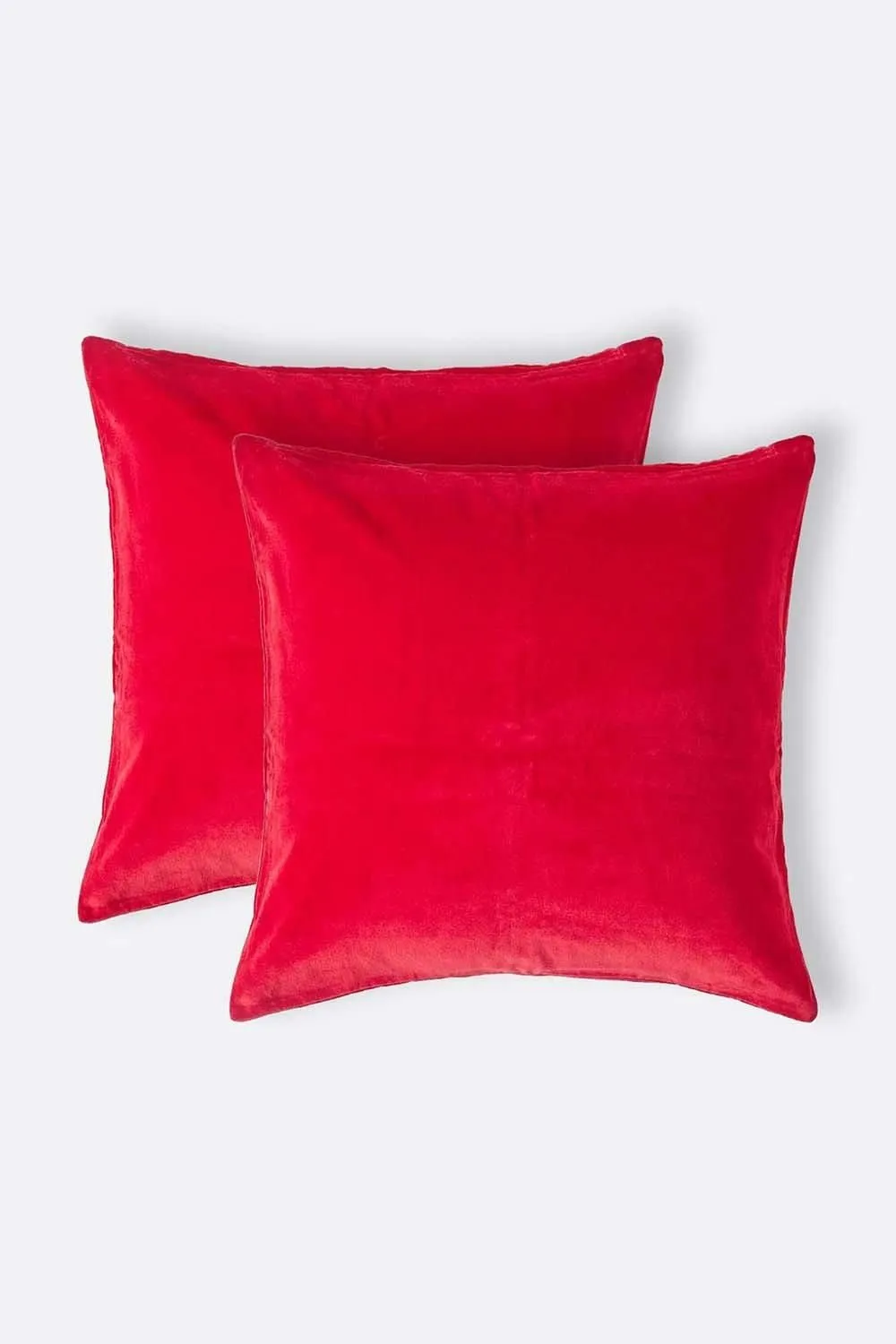 Homescapes Set of 2 Velvet Cushion Covers in Red 1
