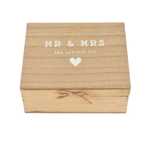 Love Story Mr and Mrs Pair of Keyrings and Box 2